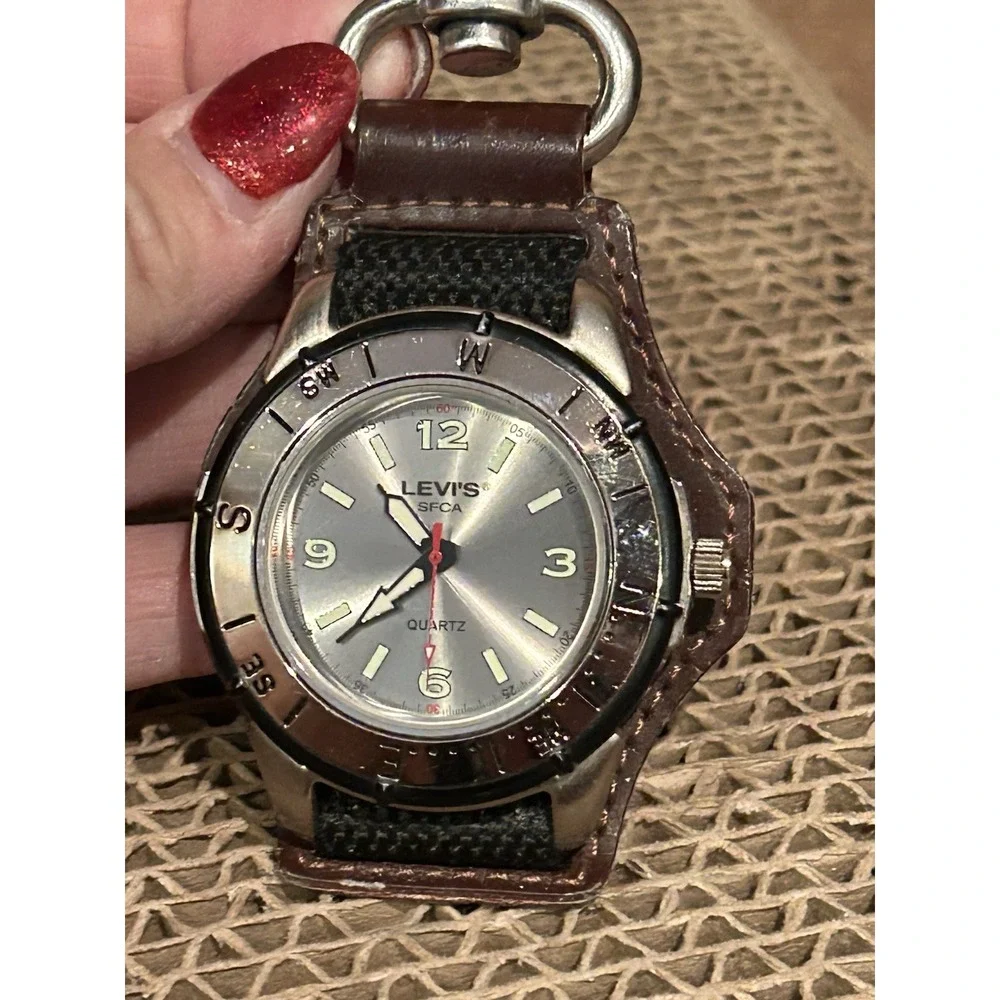 Men's Levi's Clip-on Belt Buckle‎ Backpack Quartz Needs Battery